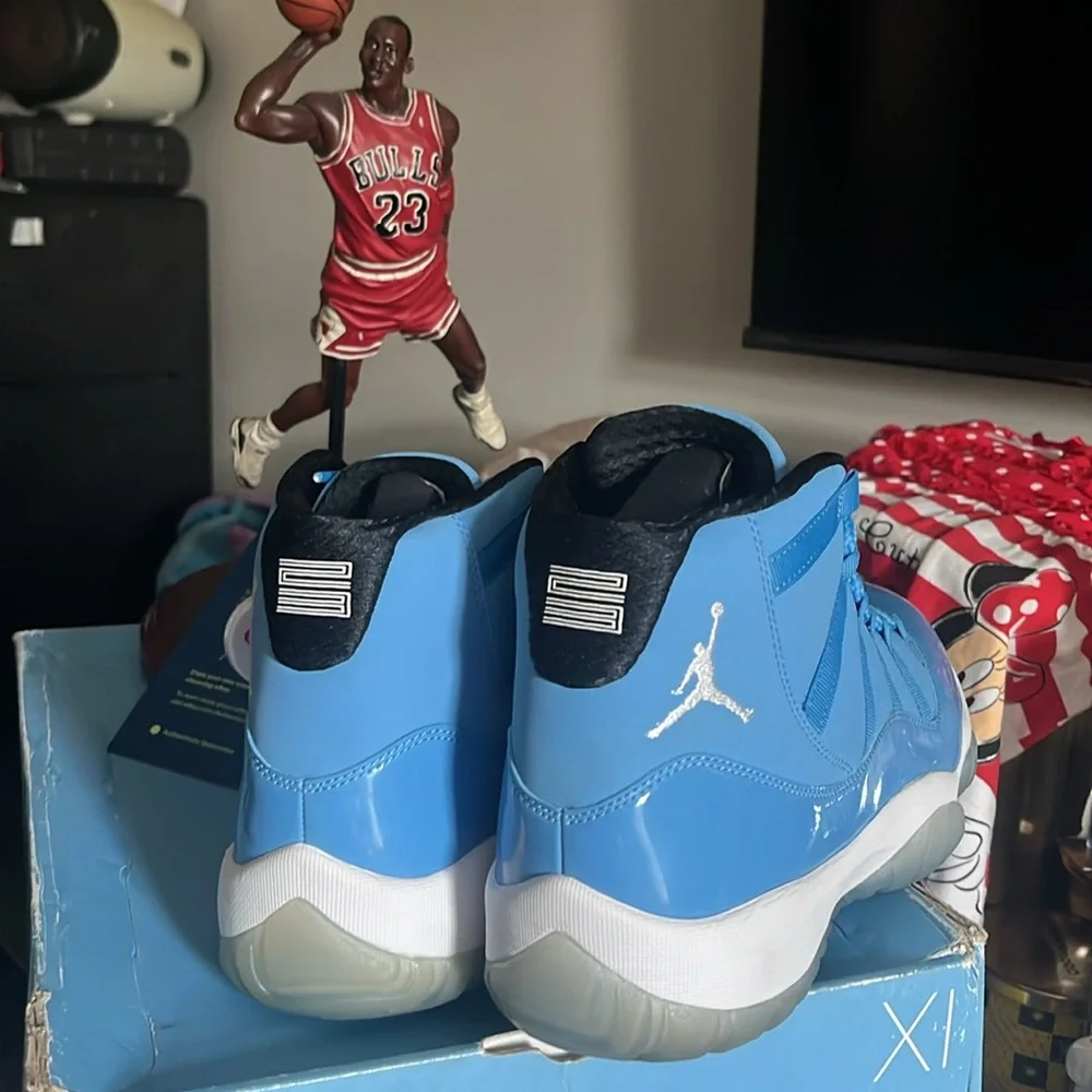 Air Jordan 11, Pantone Size 11.5 Like New. Authentacated BY EBay. Only 1 Pair